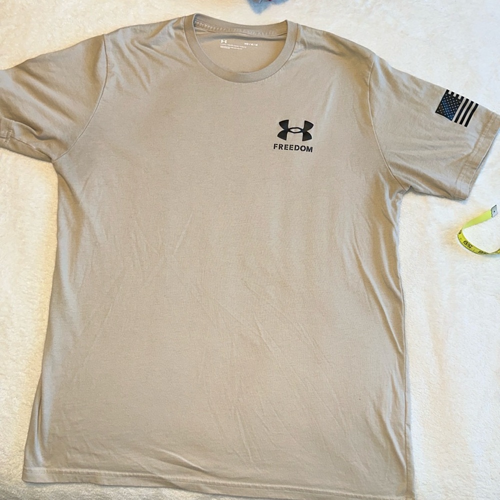 Under Armour tan Freedom tee size medium